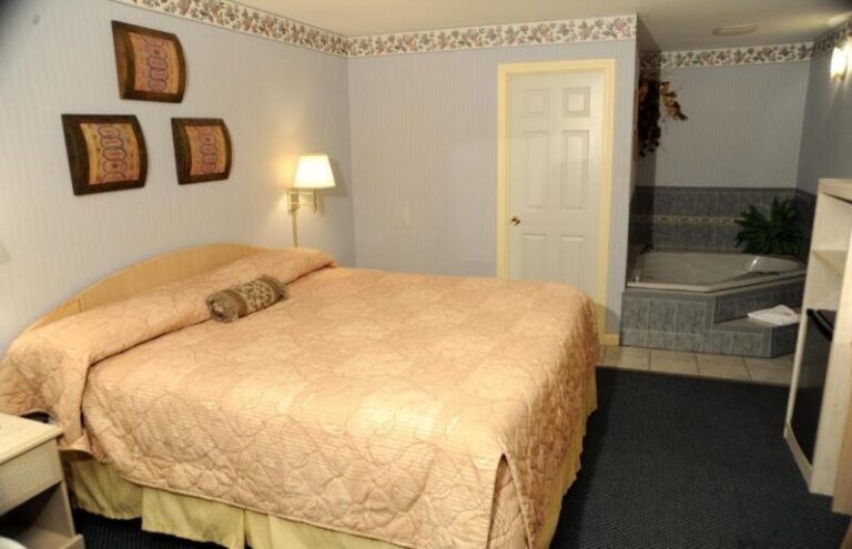 Wilbraham Inn room with hot tub in room