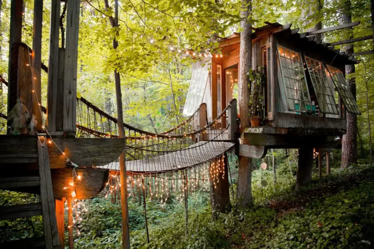 atlanta honeymoon suites at Secluded Intown Treehouse