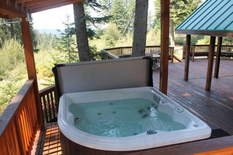 cabins with hot tub in oregon BookStayHop