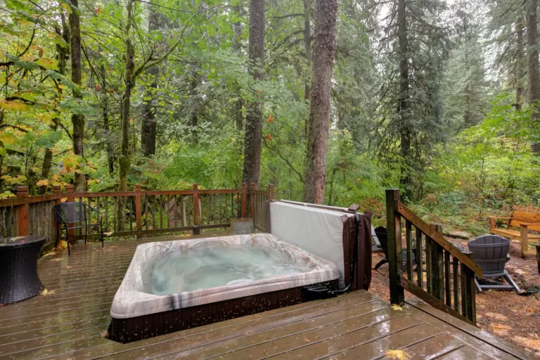 cabins with hot tub in oregon Podunk Cabin3