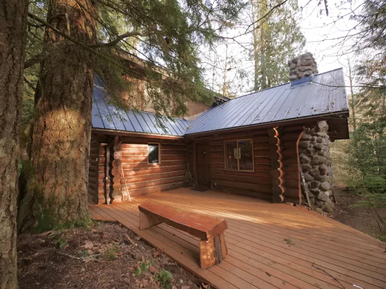 cabins with hot tub in oregon Rustic Log Cabin