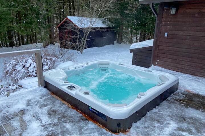 cabins with hot tub in vermont Serene luxury cabin2