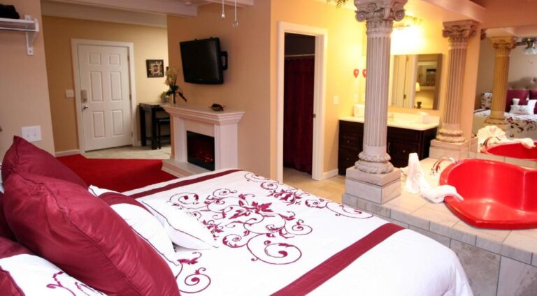 gatlinburg honeymoon suites at GARDEN of EDEN