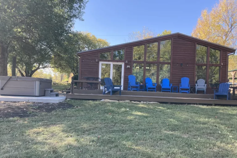 holiday home in Topeka with private hot tub 2