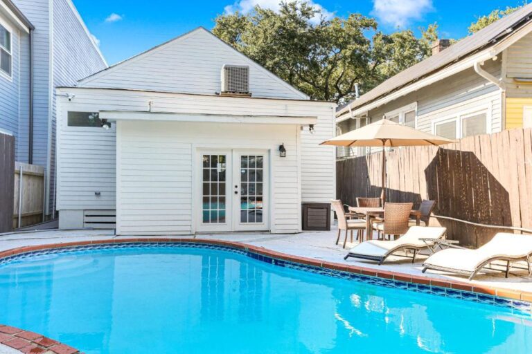 holiday homes in New Orleans with hot tub