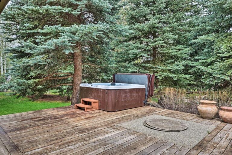 holiday hone in Idaho with private hot tub 2
