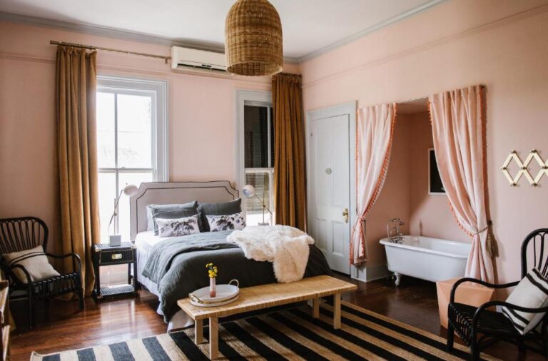 honeymoon suites at Carr Mansion in galveston