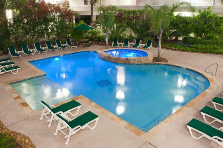 honeymoon suites at Casa Del Mar in galveston