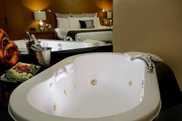 honeymoon suites at Hard Rock Hotel & Casino in tulsa
