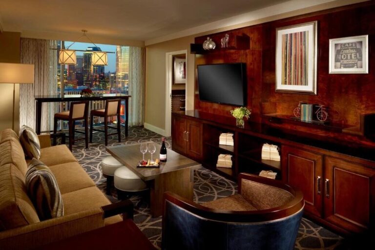 honeymoon suites at Omni Nashville Hotel in nashville