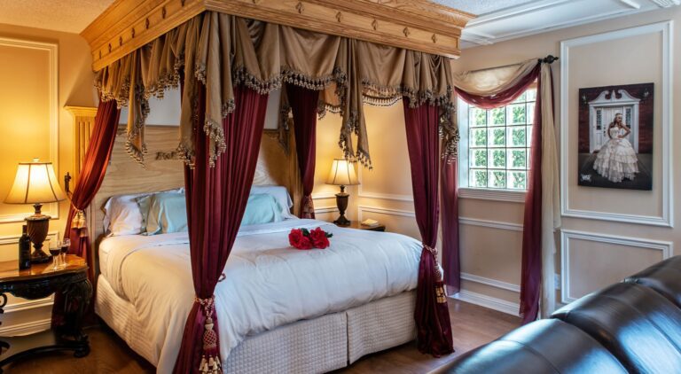 honeymoon suites at Woodrow House Bed & Breakfast in lubbock