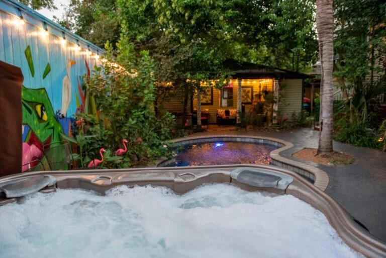 hotels with hot tub in room in New Orleans 2