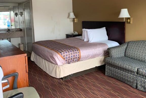 hotels with hot tub suites in Augusta 3