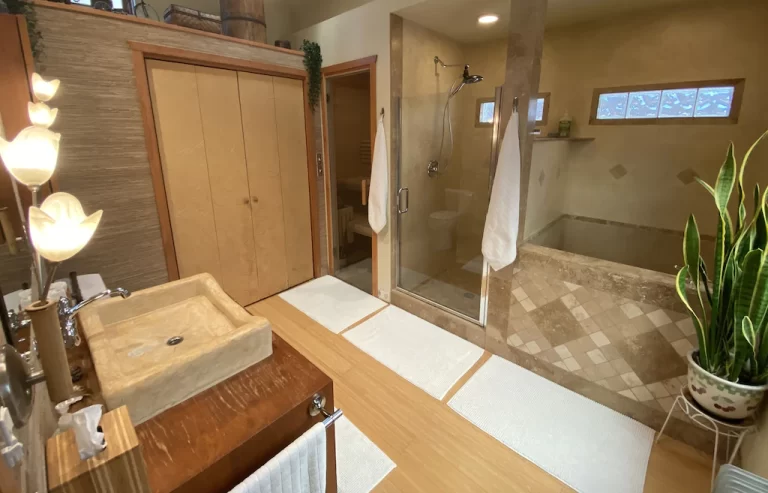 modern lodges with private hot tub near Fort Collins 4
