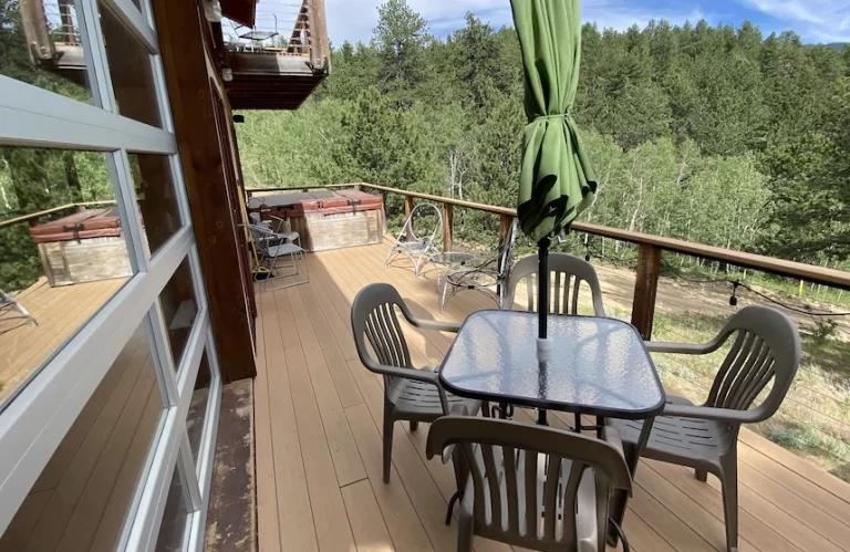 modern lodges with private hot tub near Fort Collins 5