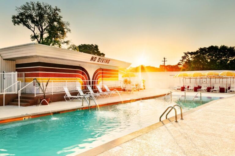 nashville honeymoon suites at The Dive Motel and Swim Club