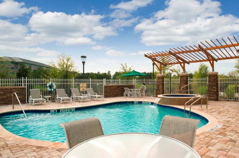 romantic hot tub hotels in Jacksonville FL 2