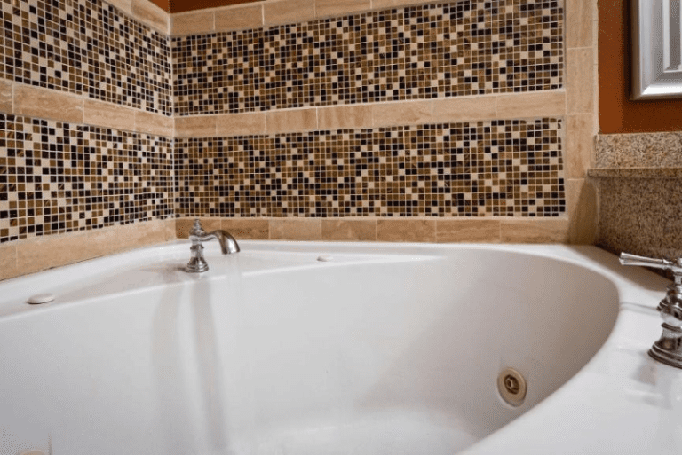 Best Western Plus Lee's Summit Hotel & Suites - Room with Whirlpool Tub