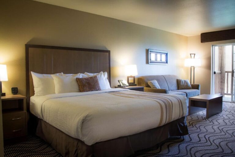 Best Western Plus Riverfront - King Room with Spa Bath 2