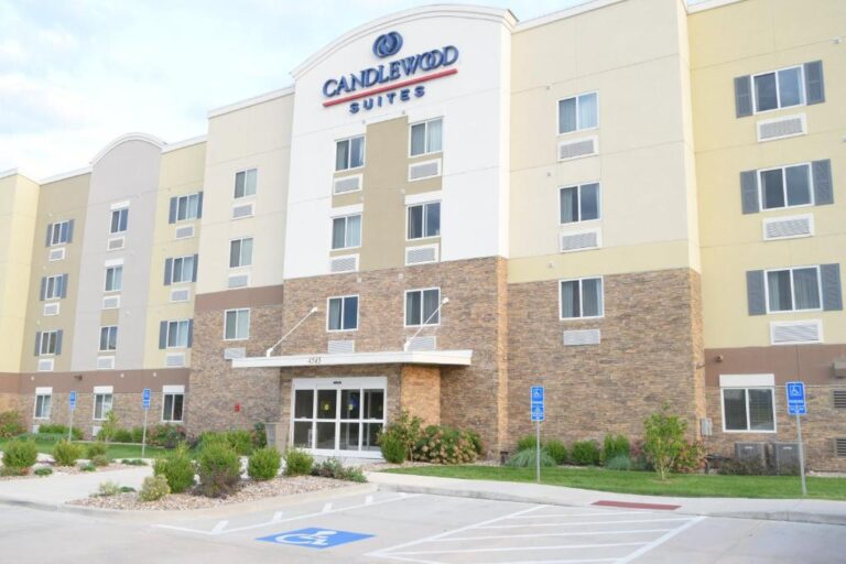 Candlewood Suites - Front View