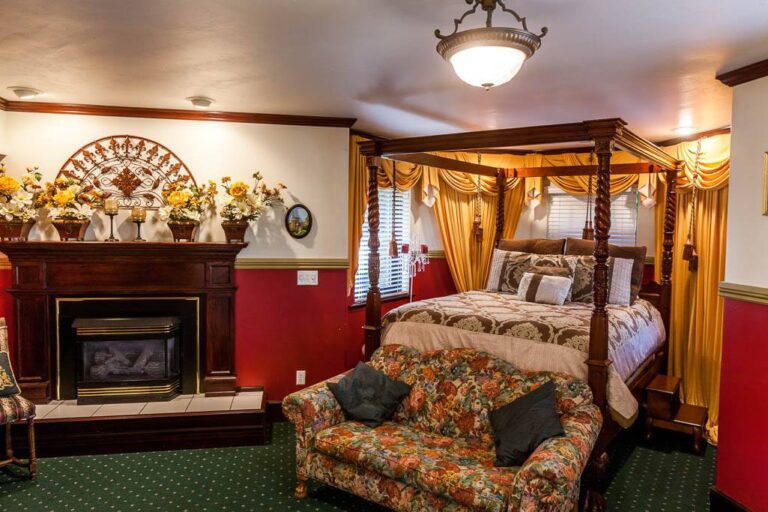 Castle Creek Inn near Salt Lake City suite with fireplace