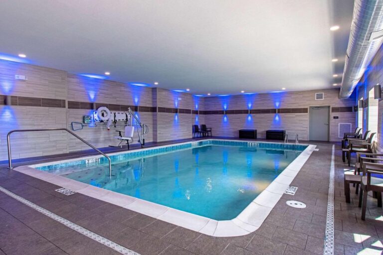 Comfort Suites Grove City - Columbus South hotel with indoor pool