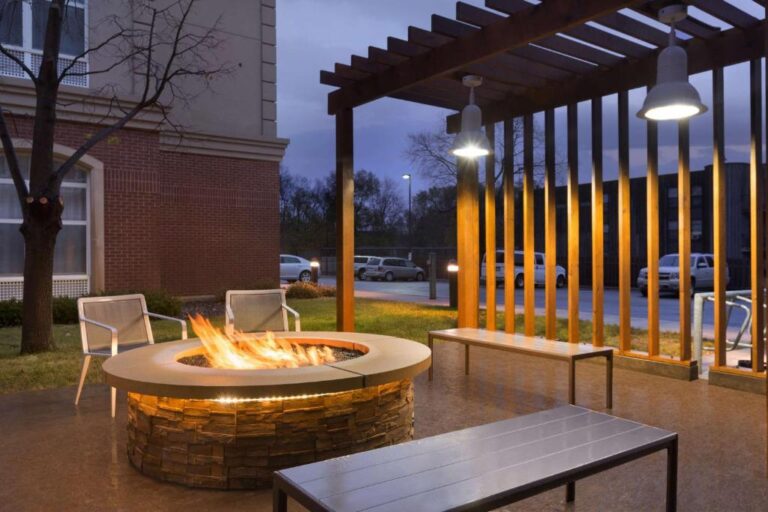 Country Inn & Suites by Radission - Fire Pit Area