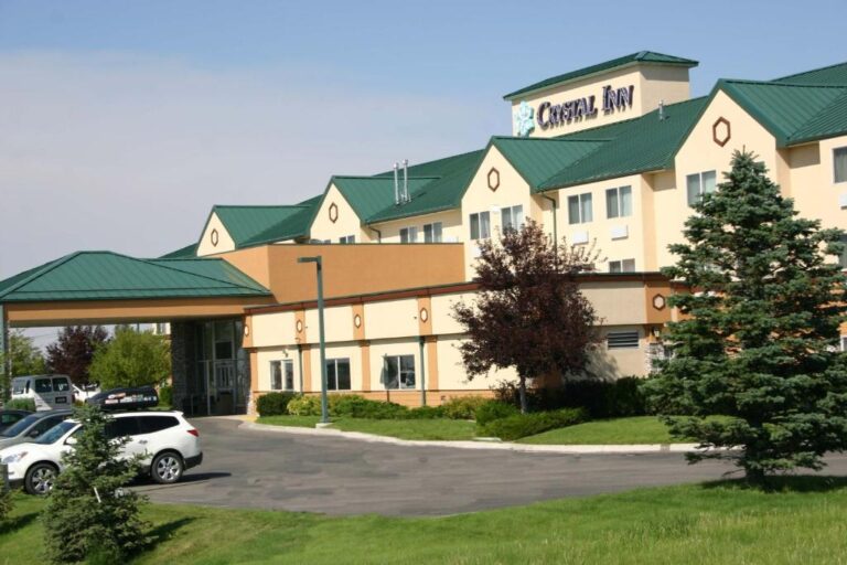 Crystal Inn Hotel - Front View