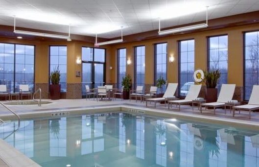 Embassy Suites Columbus - Airport indoor swimming pool
