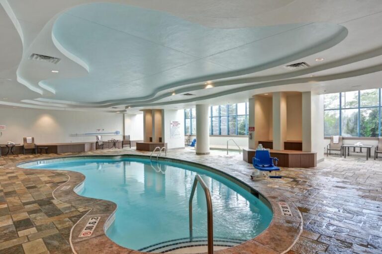 Embassy Suites by Hilton Minneapolis Airport - Pool Area