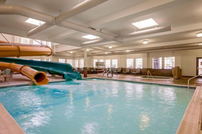 Fairfield by Marriott Inn - Pool Area with Hot Tub