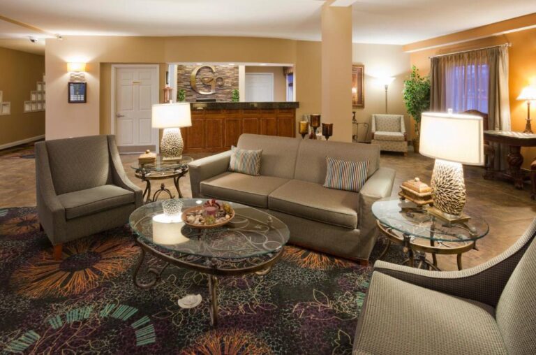 GrandStay Residential Suites - Lounge Area