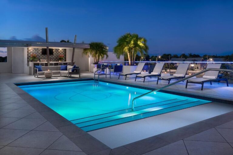 H2O Suites romantic getaways in florida