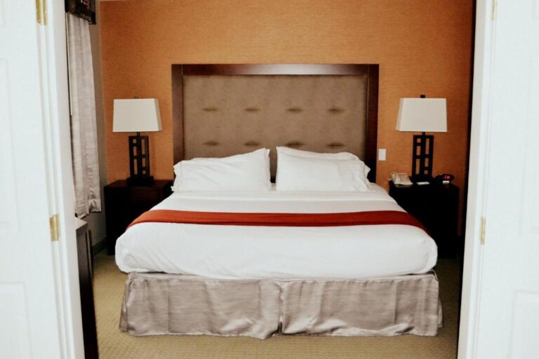 Holiday Inn Express - Excecutive King Suite 2