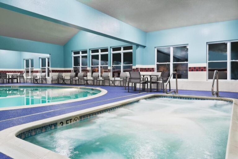 Holiday Inn Express & Suites - Columbus Airport East indoor pool and hot tub