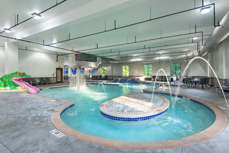 hotels with indoor pool in Columbus - indoor waterpark at Holiday Inn Express & Suites Columbus - Polaris Parkway / COLUMBUS, an IHG Hotel