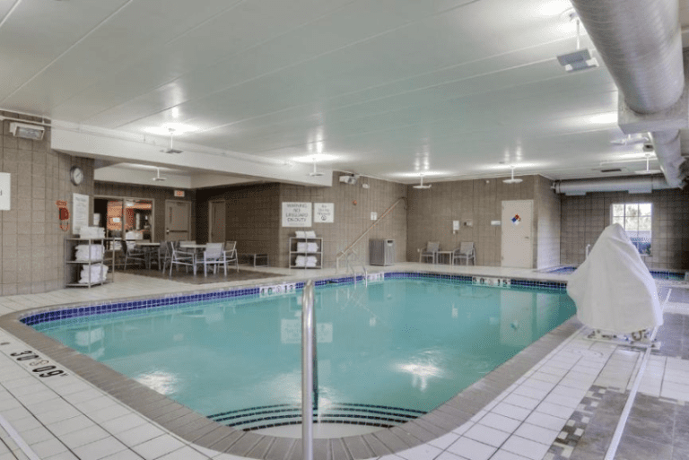 Holiday Inn Express and Suites - Pool Area