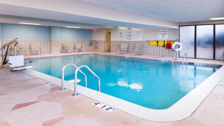 Holiday Inn Hotel & Suites - pool area