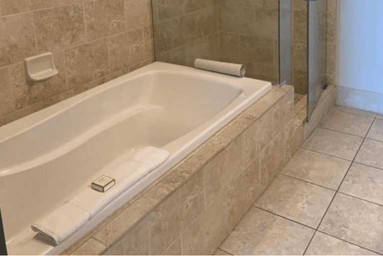 Hotels with Hot Tubs (23)