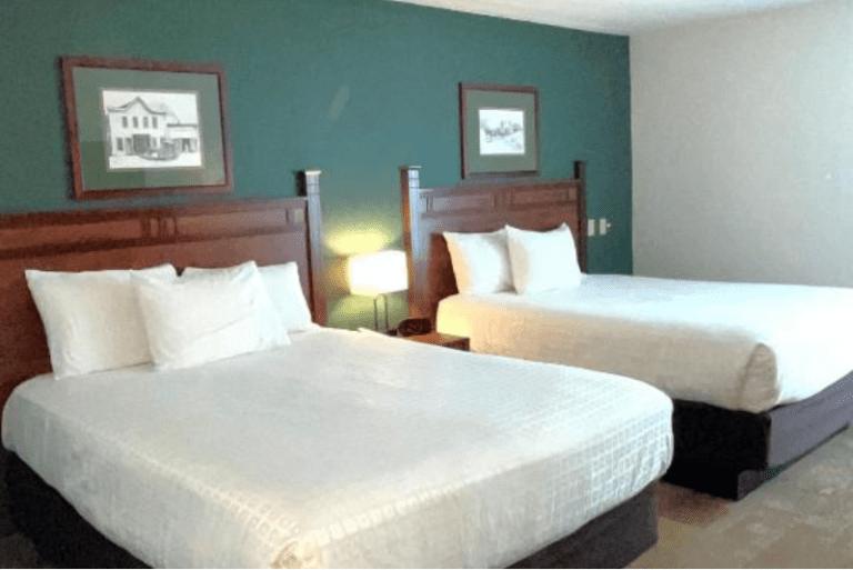 Hotels with Hot Tubs (36)