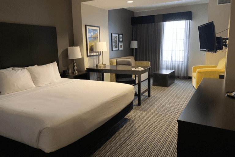 Hotels with Hot Tubs (42)