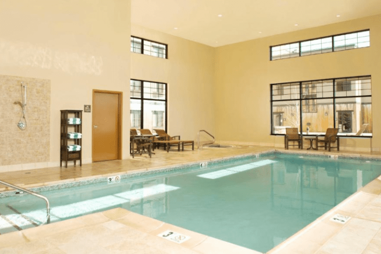 Hotels with Hot Tubs (53)