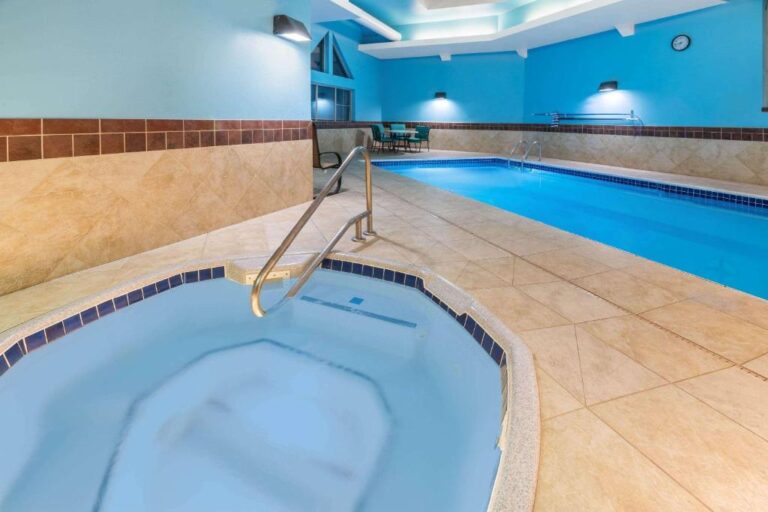 La Quinta - Pool Area with Hot Tub
