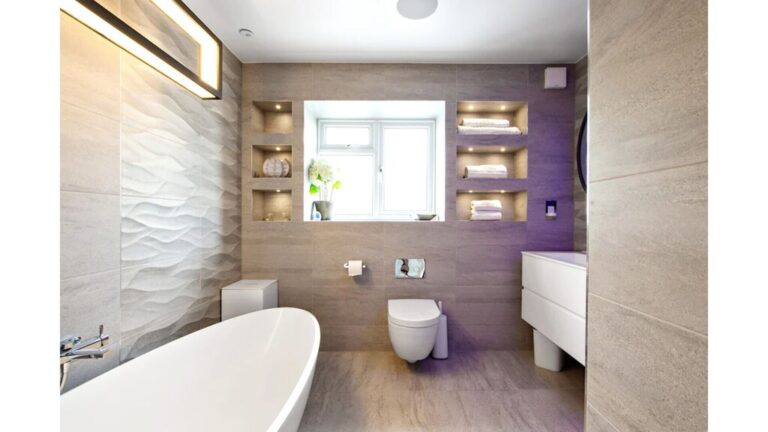 Luxury Villa with Hot Tub - Bathroom