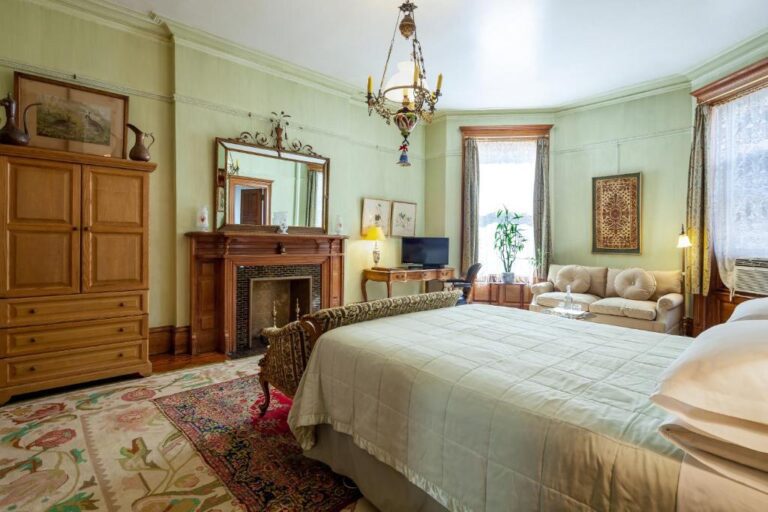 Manhattan Guest Suites 2-bedroom suite