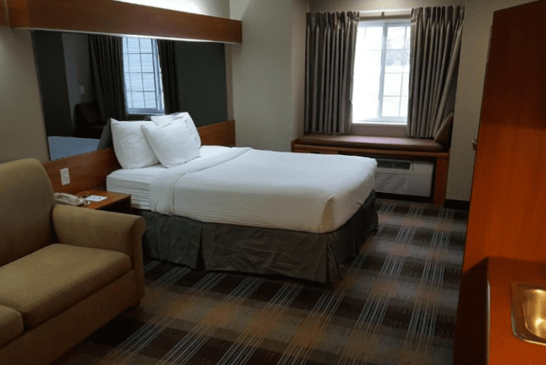 Microtel Inn & Suites - Queen Suit