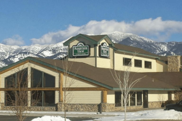 MountainView Lodge and Suites - Front View