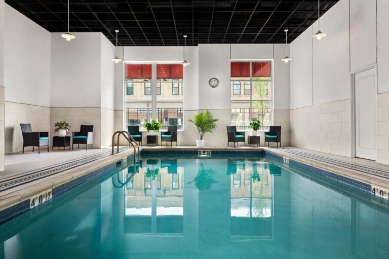 Sheraton Duluth Hotel - Pool Area