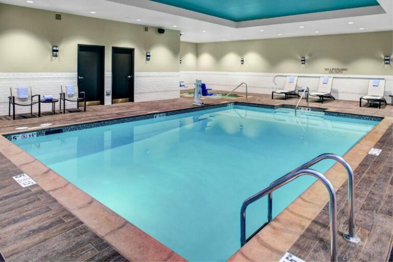 SpringHill Suites by Marriott - Pool Area with Hot Tub