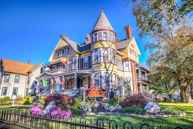 The Wallingford Victorian Inn Connecticut New England garden & exterior